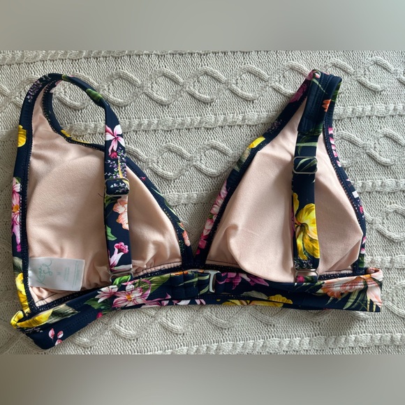Kona Sol Tropical Bikini Top with adjustable strap & closure Women’s size med - Picture 7 of 7